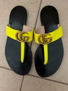 Gucci Neon Yellow Leather GG Thong Sandals - Women's 37.5
